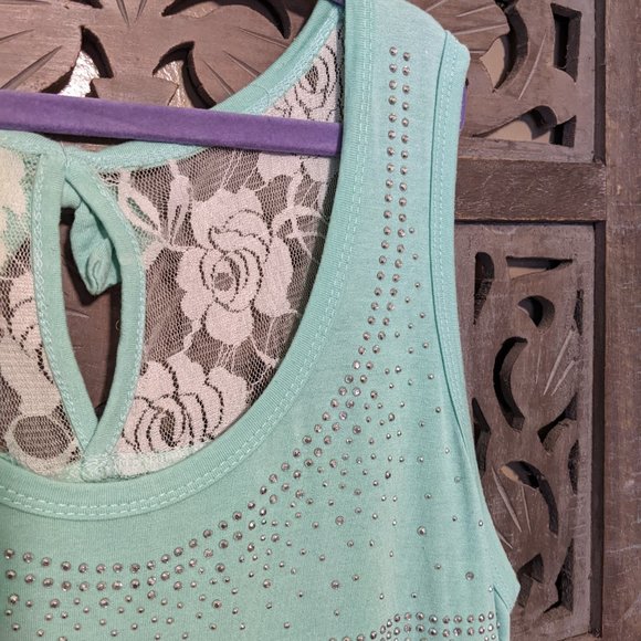 3 for $23🎉 Teal Tank - Women's - Gorgeous Detailing - Picture 4 of 4